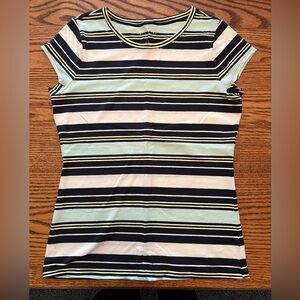 Short sleeve top size S